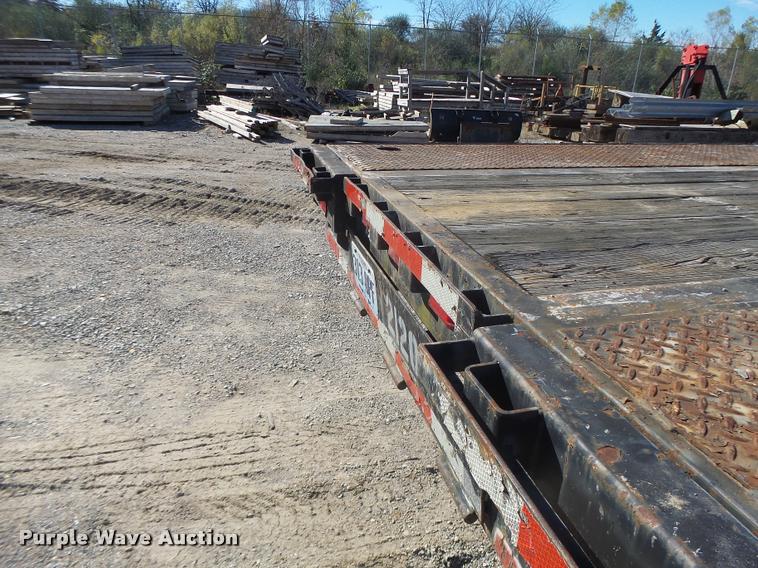 image for item K5583 1997 Tarasport drop deck trailer