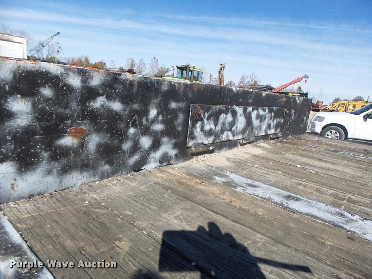 image for item K5583 1997 Tarasport drop deck trailer