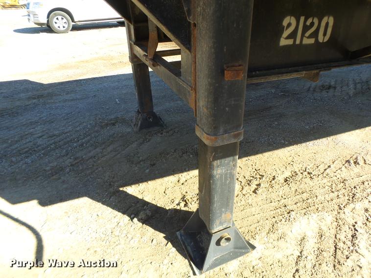 image for item K5583 1997 Tarasport drop deck trailer