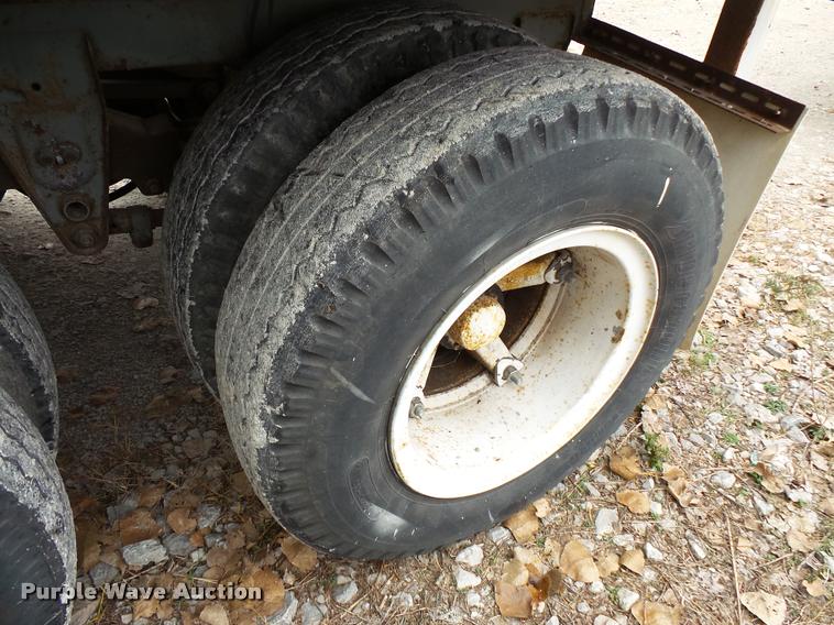 image for item L3561 1984 Brae GSVW-Z-454 dry van trailer