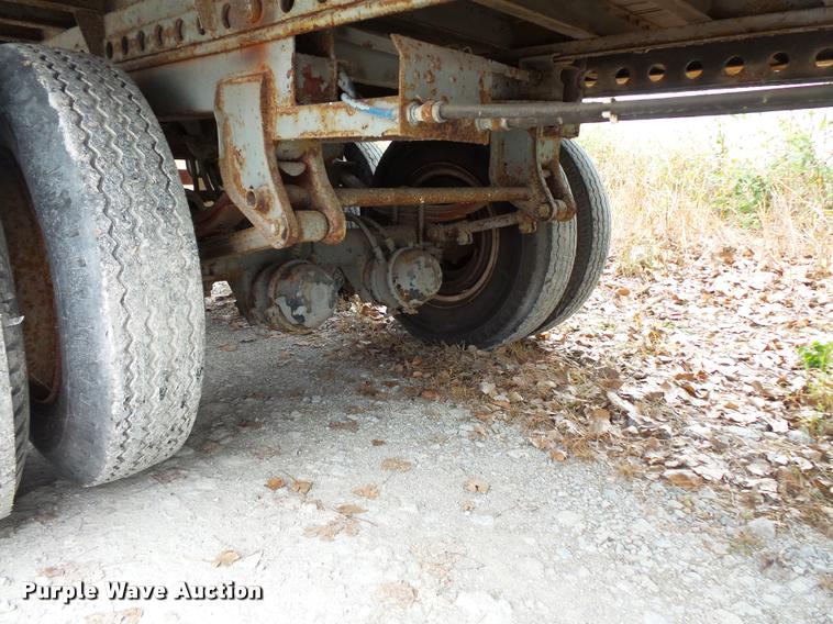 image for item L3561 1984 Brae GSVW-Z-454 dry van trailer