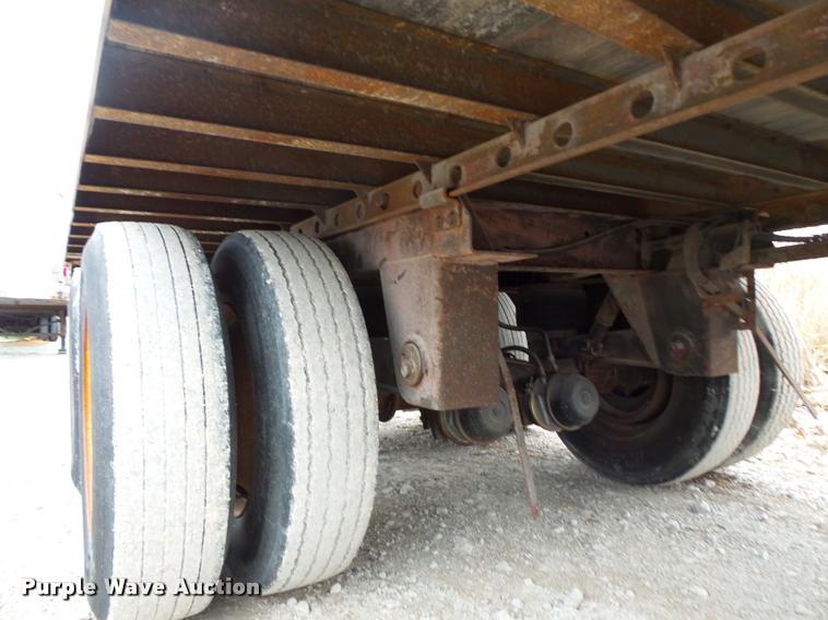 image for item L3562 1998 Utility Trailers VS2DC dry van trailer
