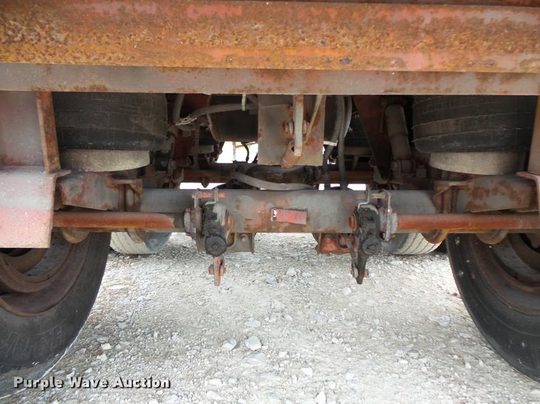 image for item L3562 1998 Utility Trailers VS2DC dry van trailer