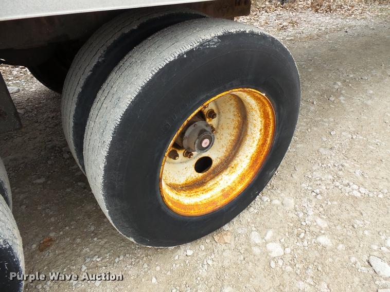 image for item L3562 1998 Utility Trailers VS2DC dry van trailer