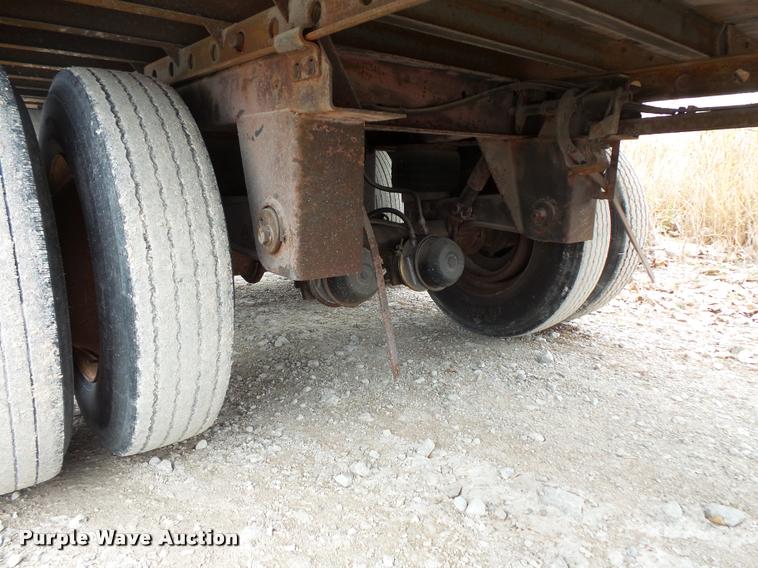 image for item L3562 1998 Utility Trailers VS2DC dry van trailer