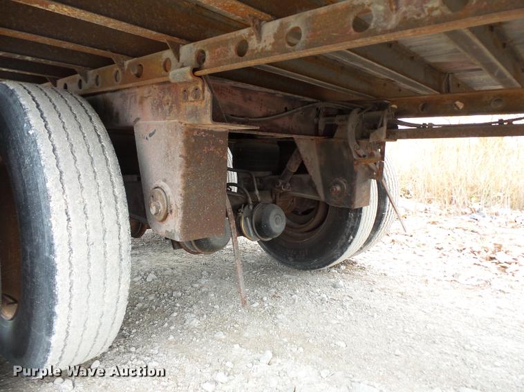 image for item L3562 1998 Utility Trailers VS2DC dry van trailer