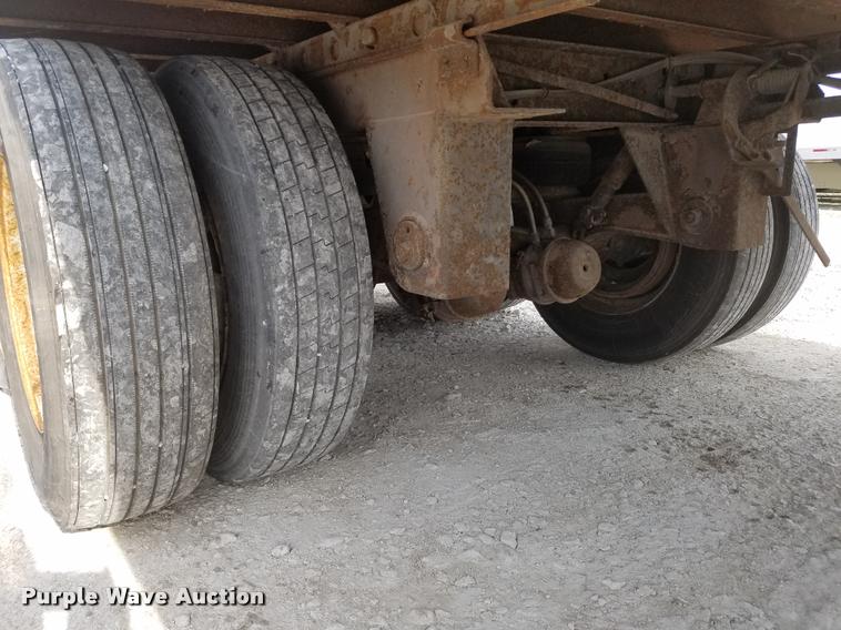 image for item L3563 1998 Utility Trailers U52DC dry van trailer