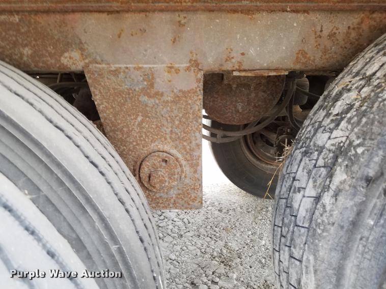 image for item L3563 1998 Utility Trailers U52DC dry van trailer