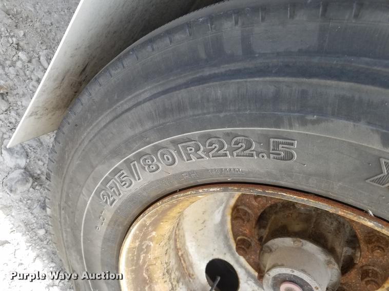 image for item L3563 1998 Utility Trailers U52DC dry van trailer