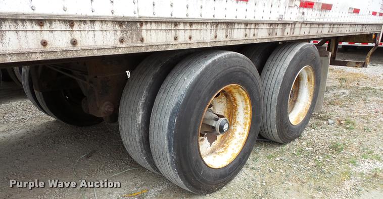 image for item L3566 2000 Wabash dry van trailer