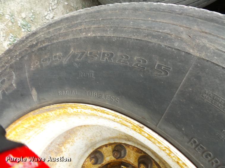 image for item L3566 2000 Wabash dry van trailer