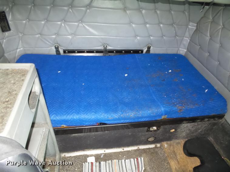 image for item L4175 1999 Freightliner FLD120 semi truck