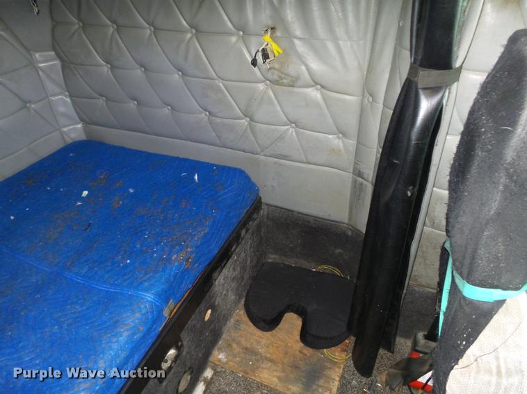 image for item L4175 1999 Freightliner FLD120 semi truck