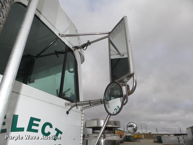 image for item L4175 1999 Freightliner FLD120 semi truck