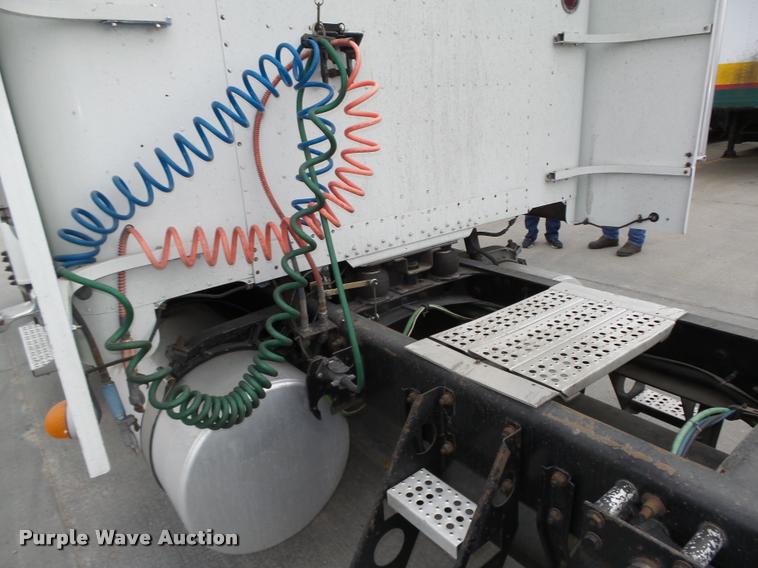 image for item L4175 1999 Freightliner FLD120 semi truck