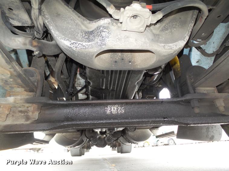 image for item L4175 1999 Freightliner FLD120 semi truck