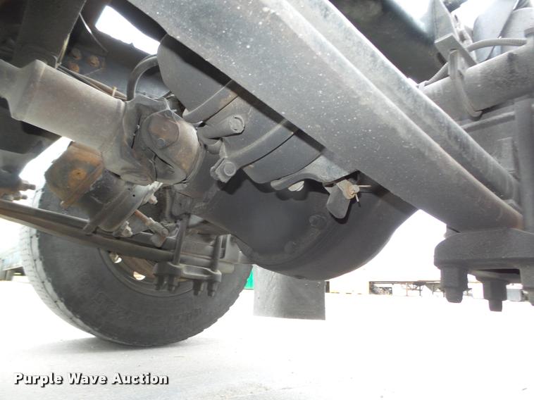 image for item L4175 1999 Freightliner FLD120 semi truck