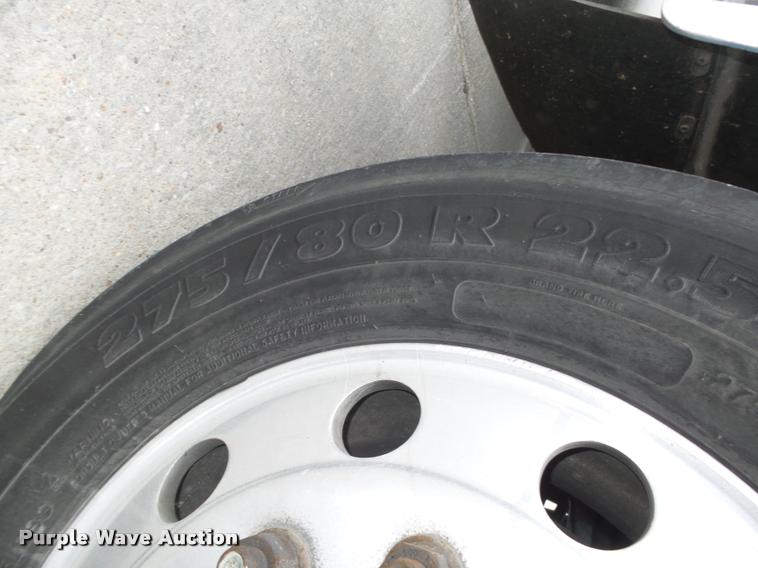 image for item L4175 1999 Freightliner FLD120 semi truck