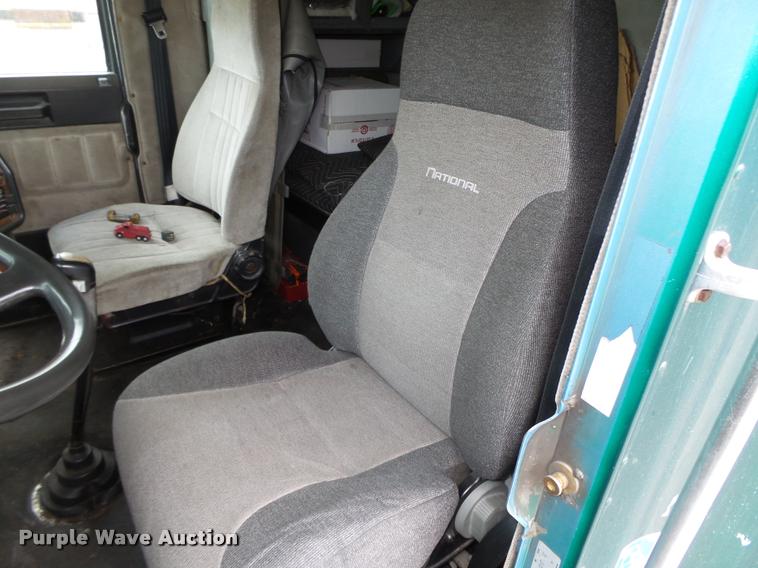 image for item L4177 1994 Freightliner FLD112 semi truck