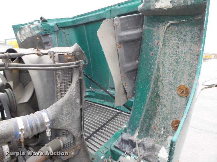 image for item L4177 1994 Freightliner FLD112 semi truck