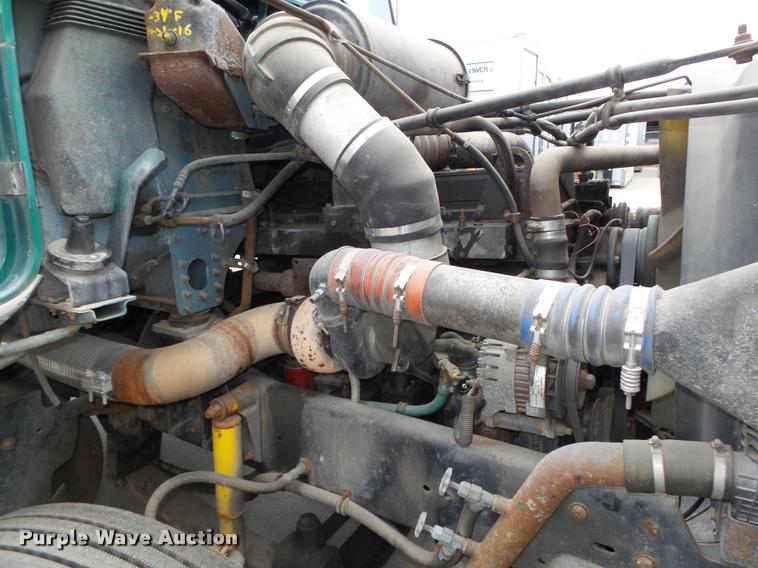 image for item L4177 1994 Freightliner FLD112 semi truck