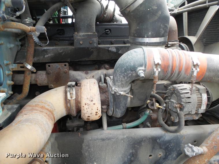 image for item L4177 1994 Freightliner FLD112 semi truck