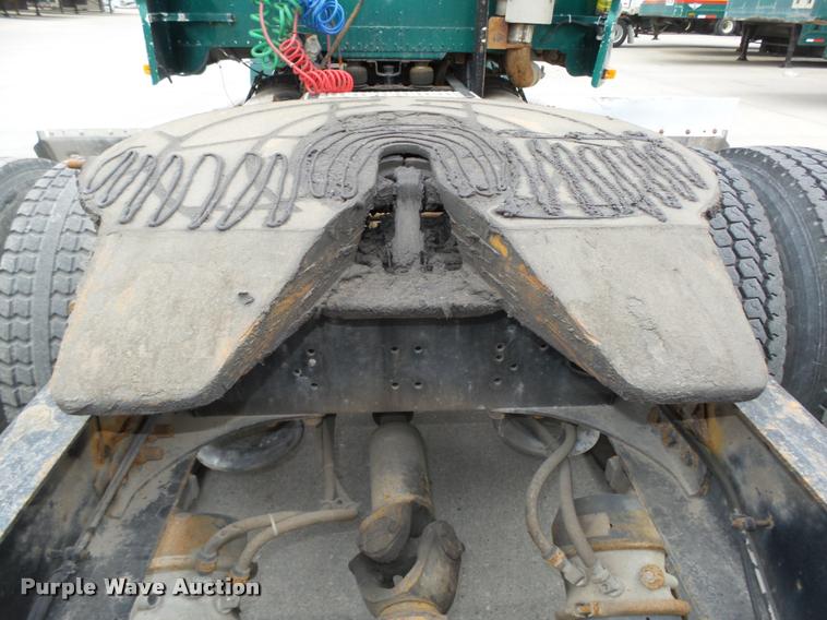 image for item L4177 1994 Freightliner FLD112 semi truck