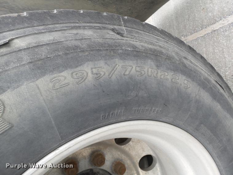 image for item L4177 1994 Freightliner FLD112 semi truck