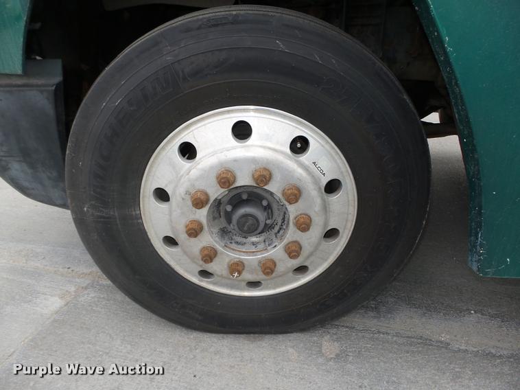 image for item L4177 1994 Freightliner FLD112 semi truck