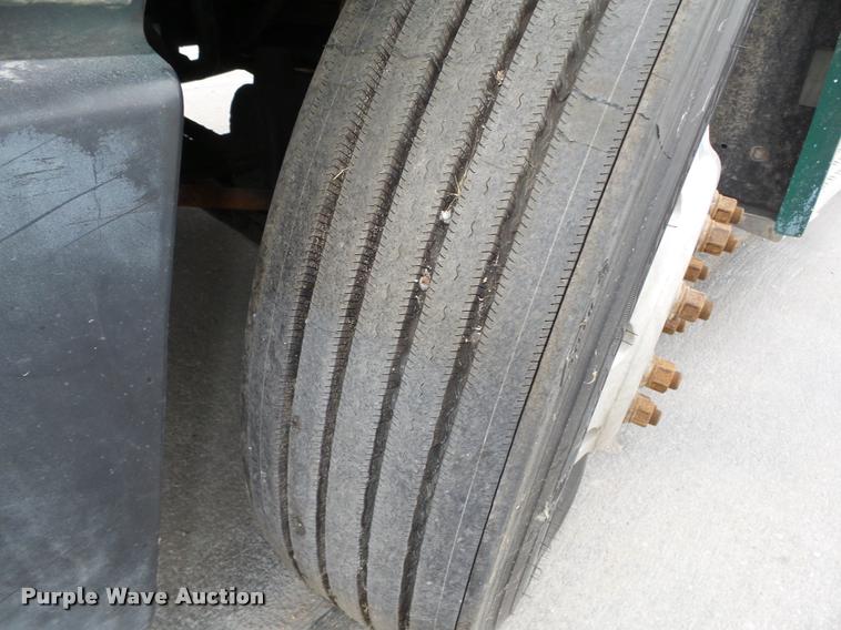 image for item L4177 1994 Freightliner FLD112 semi truck