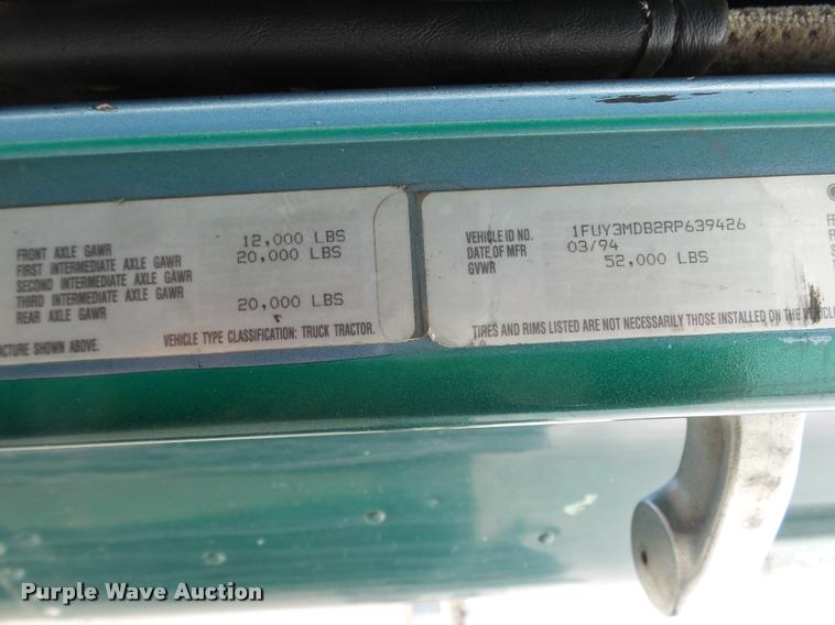 image for item L4177 1994 Freightliner FLD112 semi truck