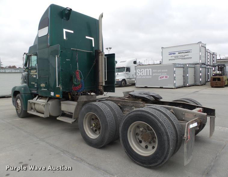 image for item L4179 1994 Freightliner FLD112 semi truck