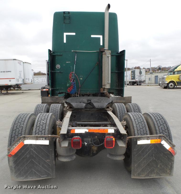 image for item L4179 1994 Freightliner FLD112 semi truck