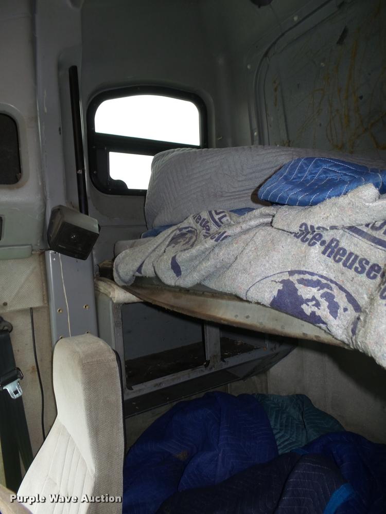 image for item L4179 1994 Freightliner FLD112 semi truck