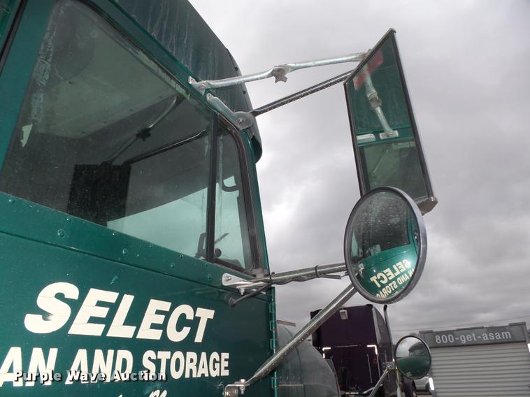 image for item L4179 1994 Freightliner FLD112 semi truck