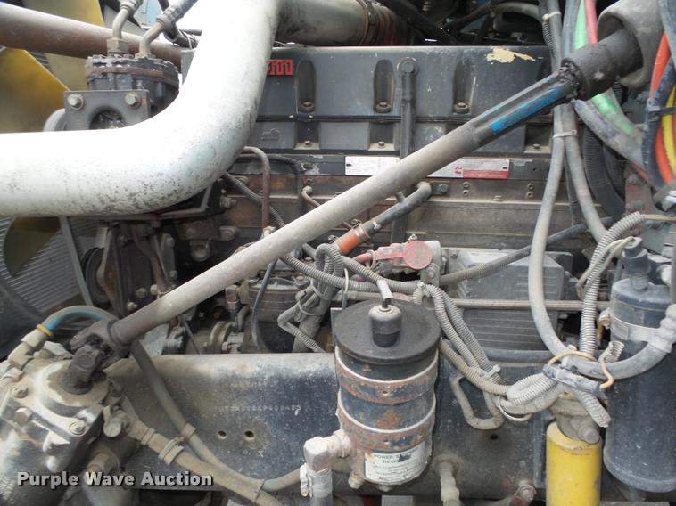 image for item L4179 1994 Freightliner FLD112 semi truck