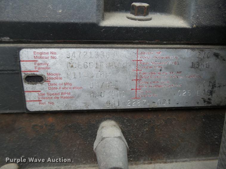 image for item L4179 1994 Freightliner FLD112 semi truck