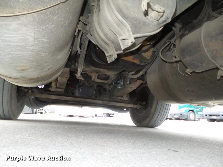 image for item L4179 1994 Freightliner FLD112 semi truck