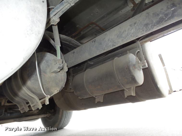 image for item L4179 1994 Freightliner FLD112 semi truck