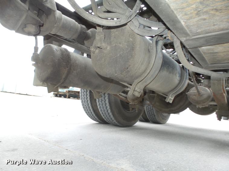 image for item L4179 1994 Freightliner FLD112 semi truck