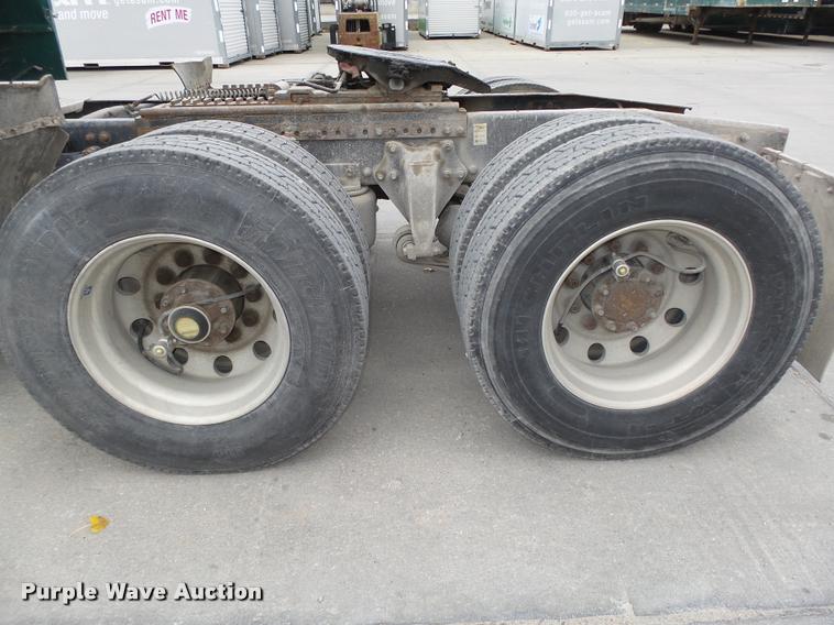 image for item L4179 1994 Freightliner FLD112 semi truck