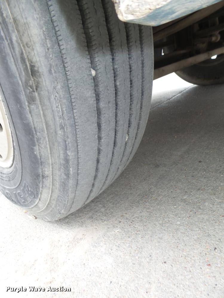 image for item L4179 1994 Freightliner FLD112 semi truck