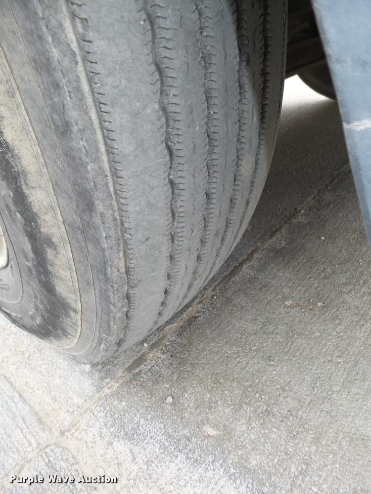 image for item L4179 1994 Freightliner FLD112 semi truck