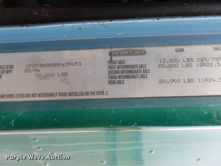 image for item L4179 1994 Freightliner FLD112 semi truck