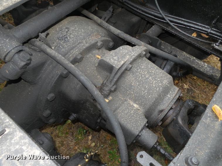 image for item L4185 1992 Freightliner FLD120 semi truck