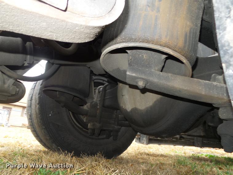 image for item L4185 1992 Freightliner FLD120 semi truck