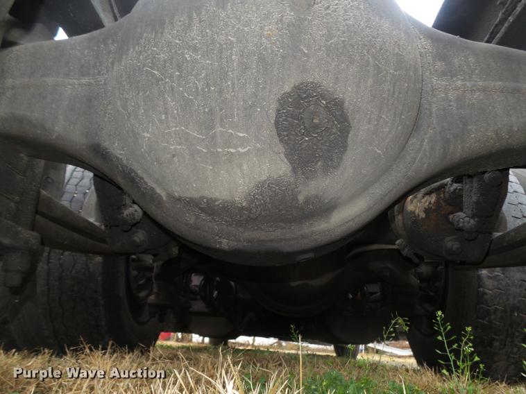 image for item L4185 1992 Freightliner FLD120 semi truck