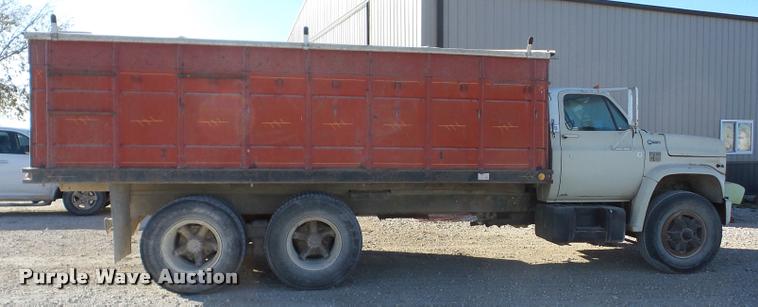 image for item AG9103 1974 Chevrolet C65 grain truck