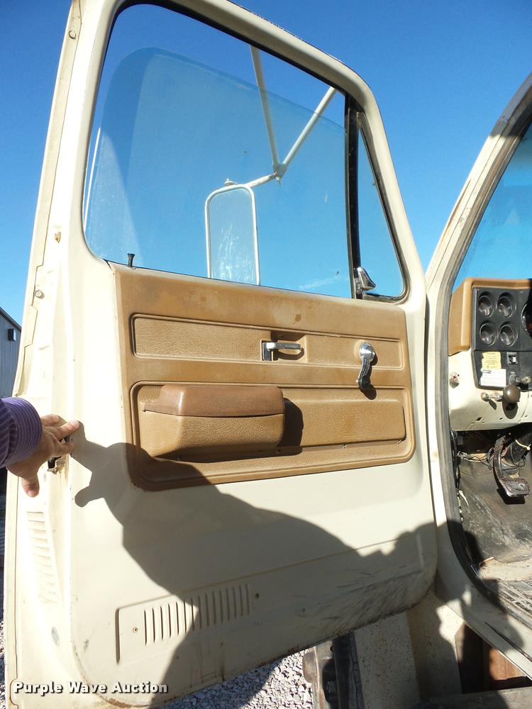 image for item AG9103 1974 Chevrolet C65 grain truck