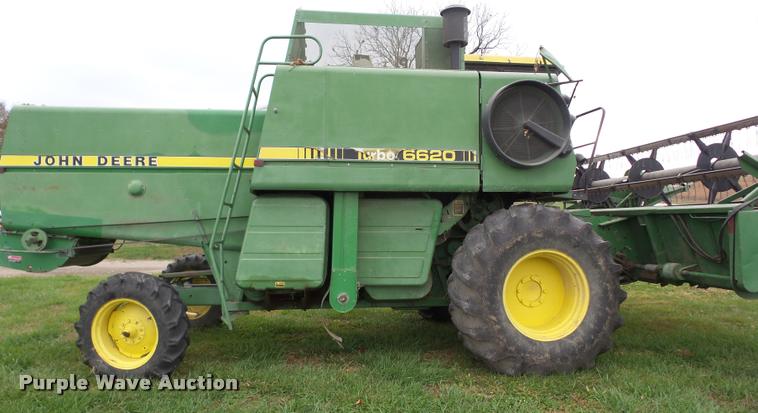 image for item AG9106 John Deere 6620 Turbo combine